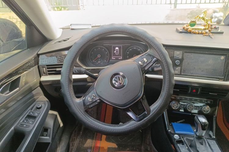 Used Volkswagen Passat 2019 330TSI Elite Edition China V Standard Steering Wheel