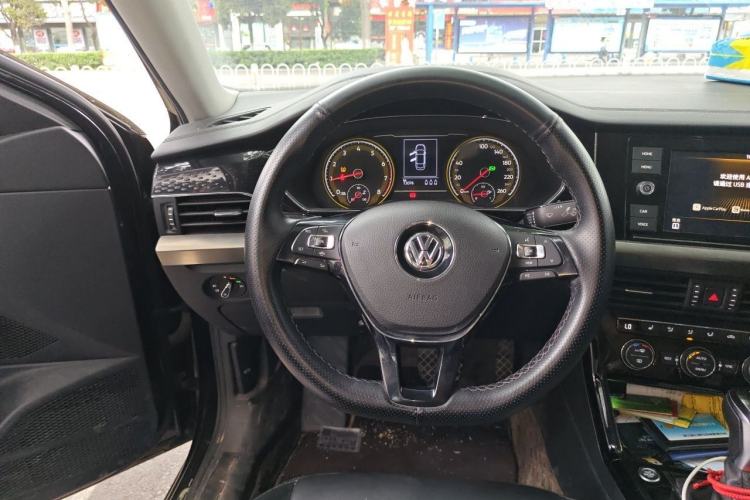 Used Volkswagen Passat 2019 330TSI Elite Edition China VI Steering Wheel