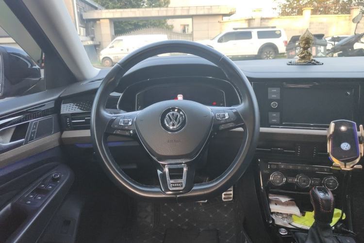 Used Volkswagen Passat 2019 330TSI Luxury Edition China VI Standard Steering Wheel
