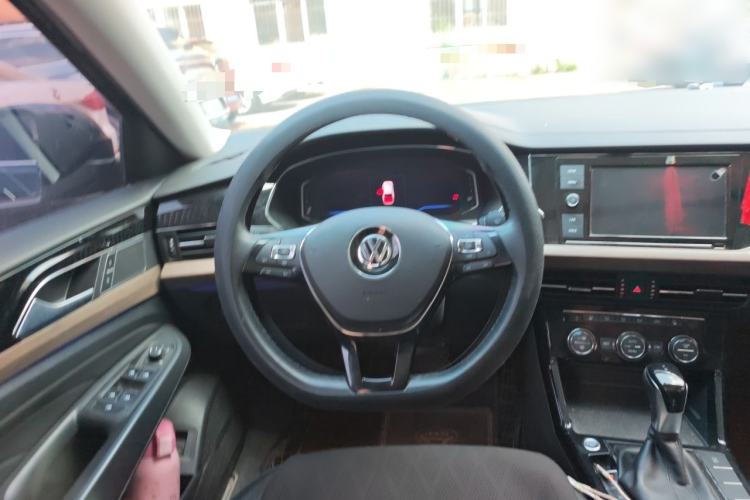 Used Volkswagen Passat 2019 330TSI Luxury Edition China VI Standard Steering Wheel
