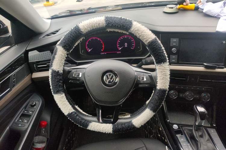 Used Volkswagen Passat 2019 330TSI Luxury Edition China VI Standard Steering Wheel