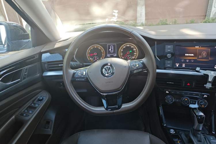 Used Volkswagen Passat 2019 330TSI Elite Edition China VI Steering Wheel