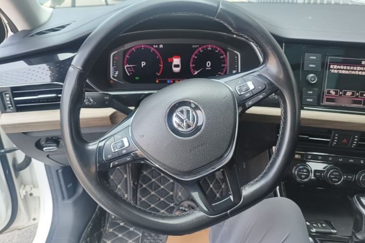 Used Volkswagen Passat 2019 330TSI Luxury Edition China VI Standard Steering Wheel