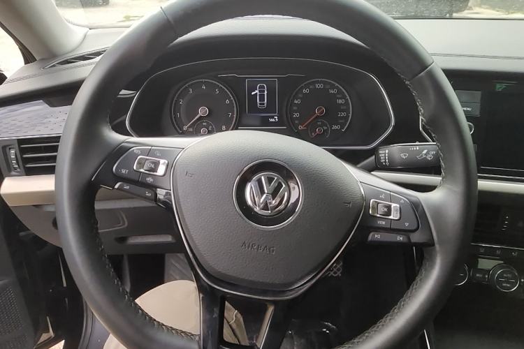 Used Volkswagen Passat 2019 330TSI Elite Edition China VI Steering Wheel
