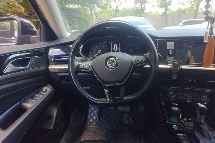 Used Volkswagen Passat 2019 330TSI Elite Edition China VI Steering Wheel