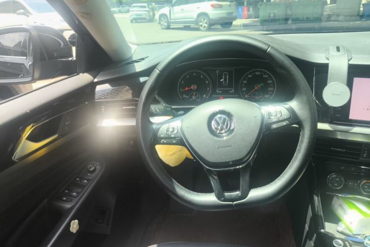 Used Volkswagen Passat 2019 330TSI Elite Edition China VI Steering Wheel