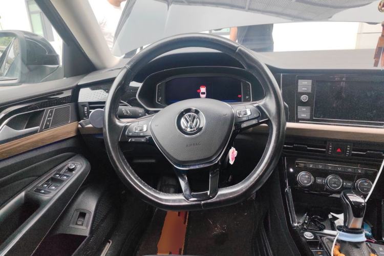 Used Volkswagen Passat 2019 330TSI Luxury Edition China VI Standard Steering Wheel