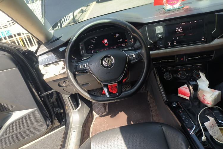 Used Volkswagen Passat 2019 330TSI Luxury Edition China VI Standard Steering Wheel