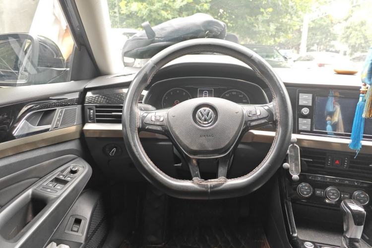 Used Volkswagen Passat 2019 330TSI Elite Edition China VI Steering Wheel