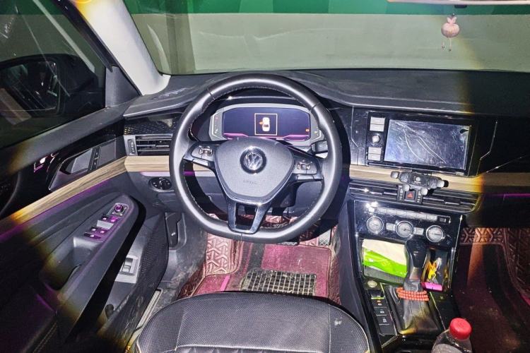 Used Volkswagen Passat 2019 330TSI Luxury Edition China VI Standard Steering Wheel
