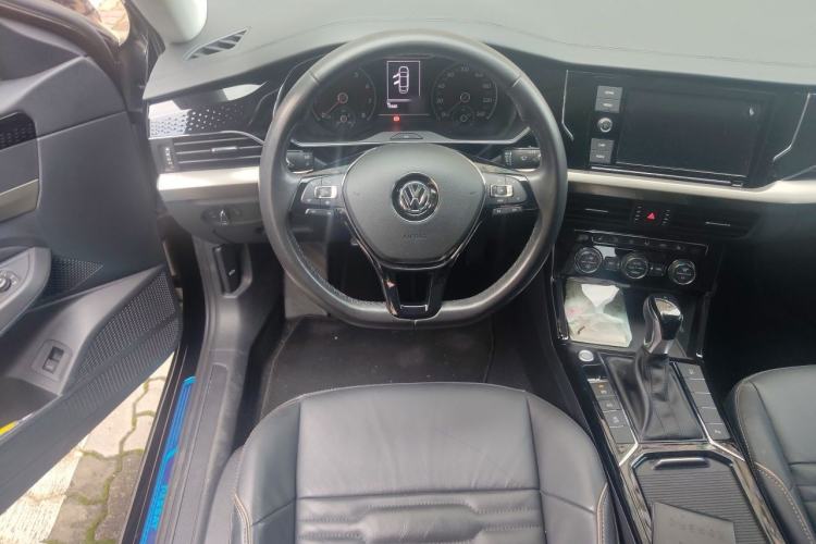 Used Volkswagen Passat 2019 330TSI Elite Edition China VI Steering Wheel