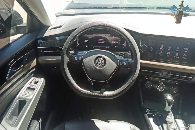 Used Volkswagen Passat 2019 330TSI Luxury Edition China V Standard Steering Wheel