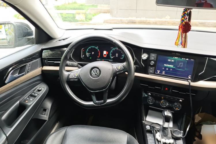 Used Volkswagen Passat 2019 330TSI Luxury Edition China VI Standard Steering Wheel