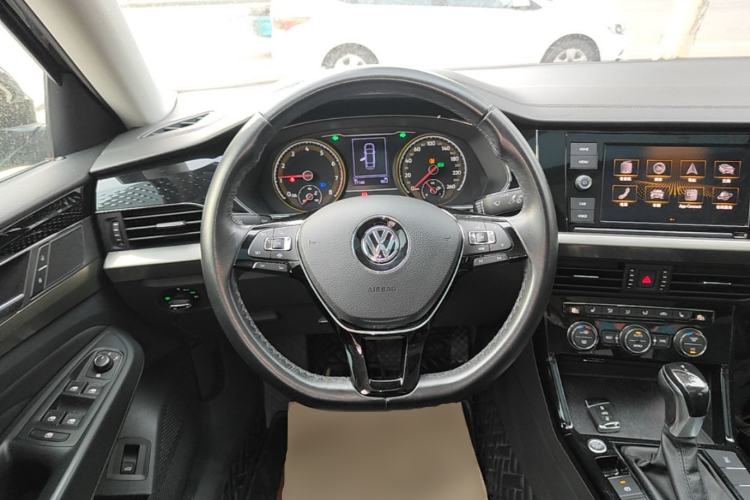 Used Volkswagen Passat 2019 330TSI Elite Edition China VI Steering Wheel