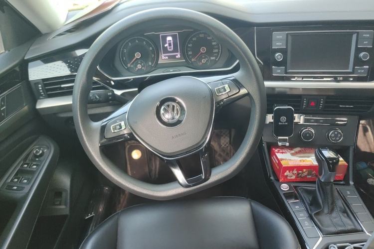 Used Volkswagen Passat 2019 280TSI Business Edition China VI Steering Wheel