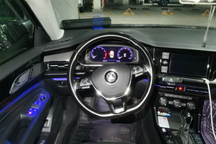 Used Volkswagen Passat 2019 330TSI Luxury Edition China VI Standard Steering Wheel