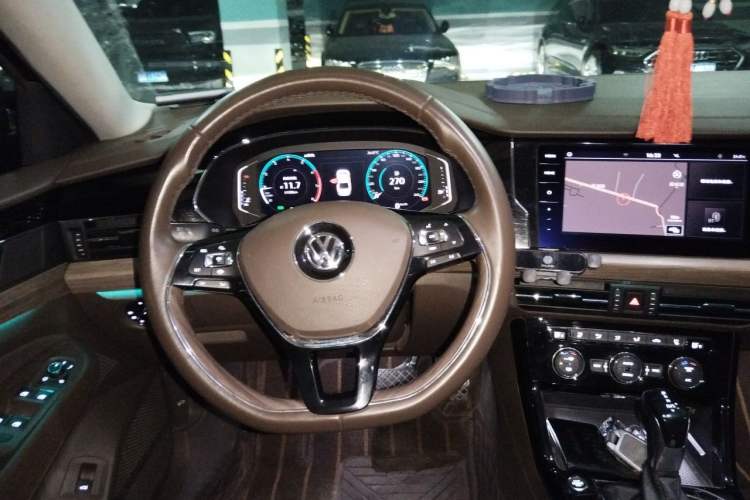 Used Volkswagen Passat 2019 330TSI Prestige Edition China VI Standard Steering Wheel