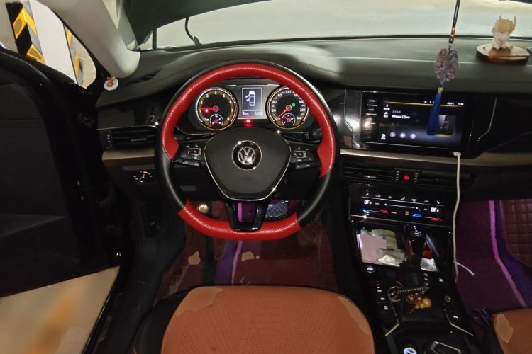 Used Volkswagen Passat 2019 330TSI Elite Edition China VI Steering Wheel