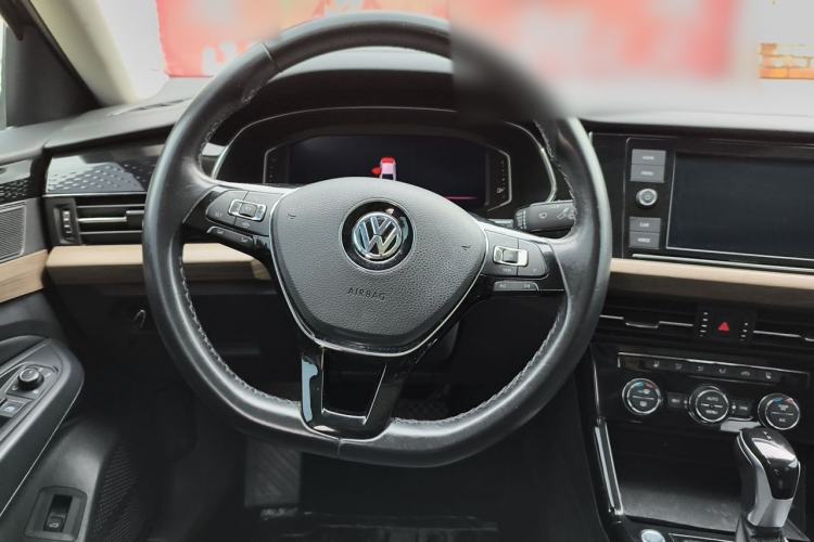 Used Volkswagen Passat 2019 330TSI Luxury Edition China VI Standard Steering Wheel