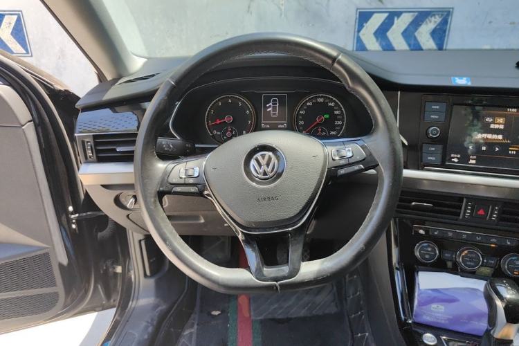 Used Volkswagen Passat 2019 280TSI Elite Edition China VI Standard Steering Wheel