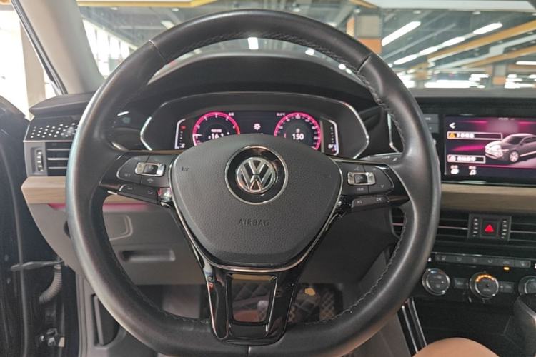 Used Volkswagen Passat 2019 330TSI Luxury Edition China V Standard Steering Wheel