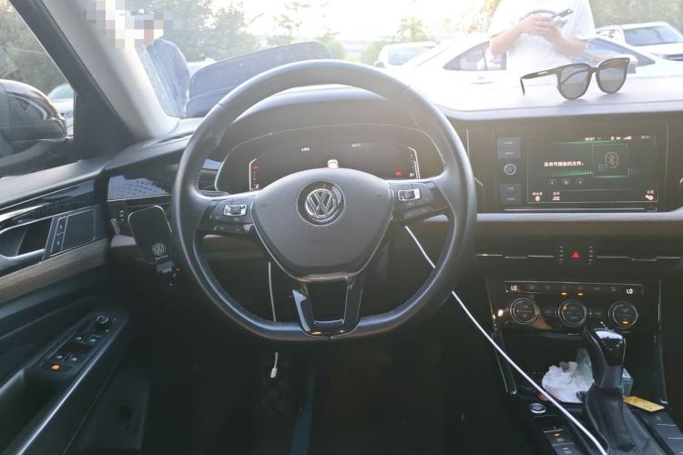 Used Volkswagen Passat 2019 330TSI Luxury Edition China VI Standard Steering Wheel