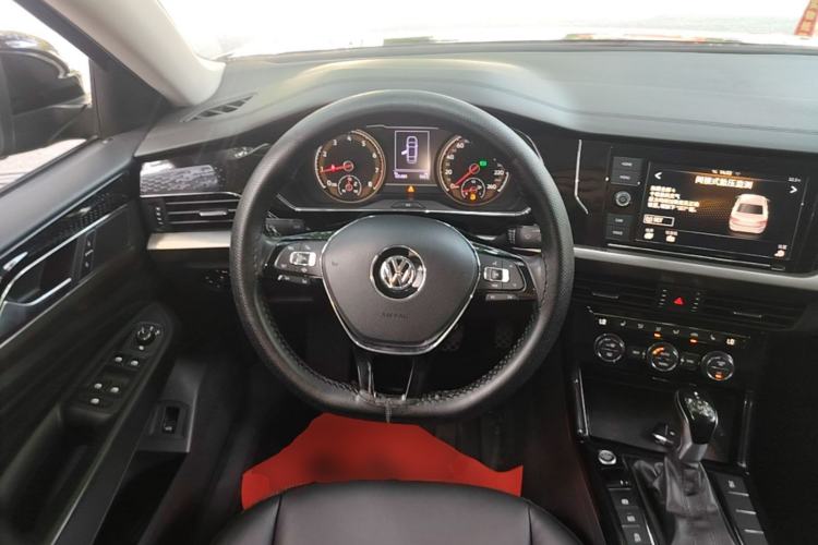 Used Volkswagen Passat 2019 330TSI Elite Edition China VI Steering Wheel