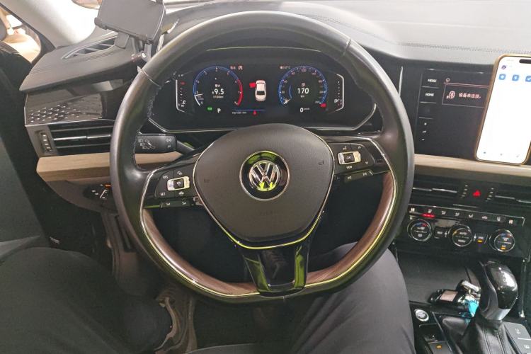 Used Volkswagen Passat 2019 330TSI Prestige Edition China VI Standard Steering Wheel