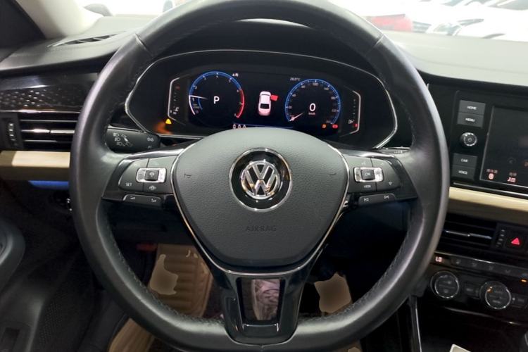 Used Volkswagen Passat 2019 330TSI Luxury Edition China VI Standard Steering Wheel
