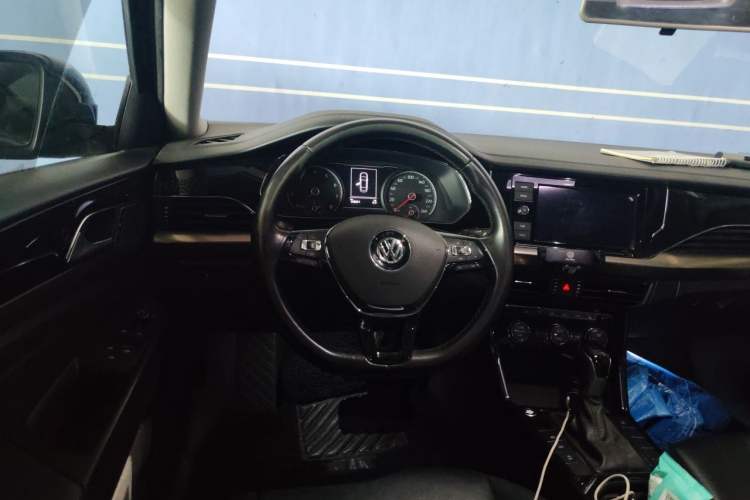 Used Volkswagen Passat 2019 330TSI Elite Edition China VI Steering Wheel
