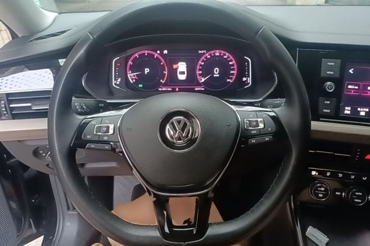 Used Volkswagen Passat 2019 330TSI Luxury Edition China VI Standard Steering Wheel