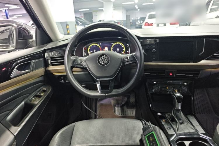 Used Volkswagen Passat 2019 330TSI Luxury Edition China VI Standard Steering Wheel
