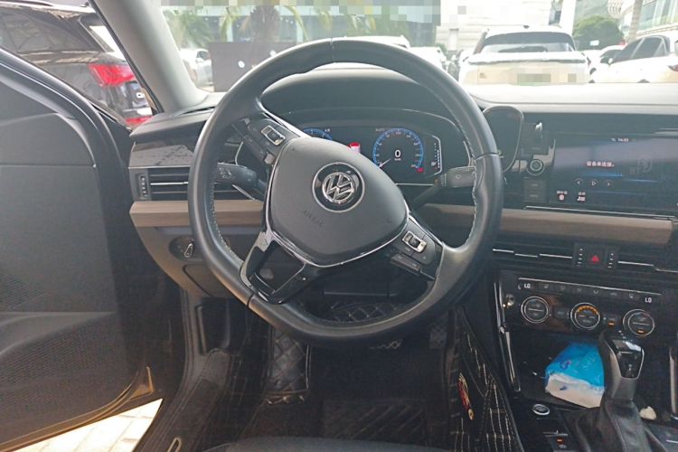 Used Volkswagen Passat 2019 330TSI Luxury Edition China VI Standard Steering Wheel