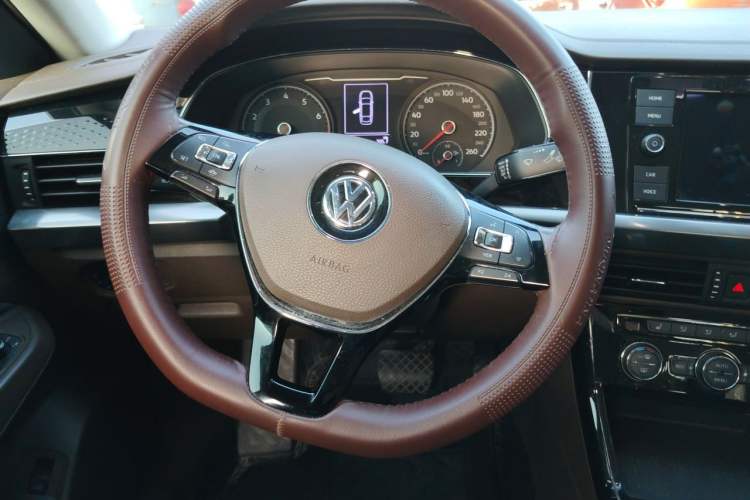 Used Volkswagen Passat 2019 330TSI Elite Edition China V Standard Steering Wheel