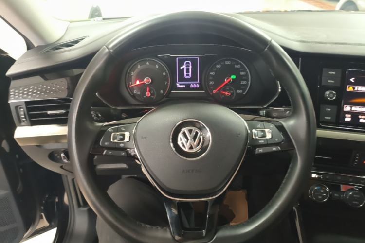 Used Volkswagen Passat 2019 330TSI Elite Edition China VI Steering Wheel