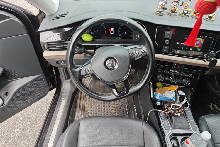 Used Volkswagen Passat 2019 330TSI Luxury Edition China VI Standard Steering Wheel