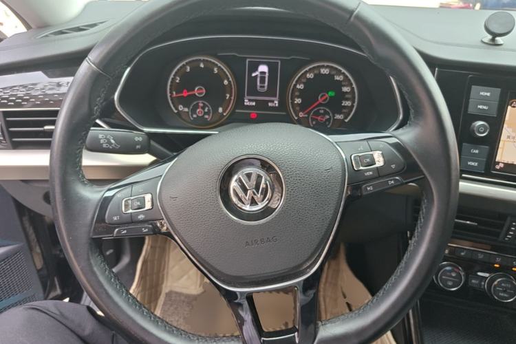 Used Volkswagen Passat 2019 330TSI Elite Edition China VI Steering Wheel