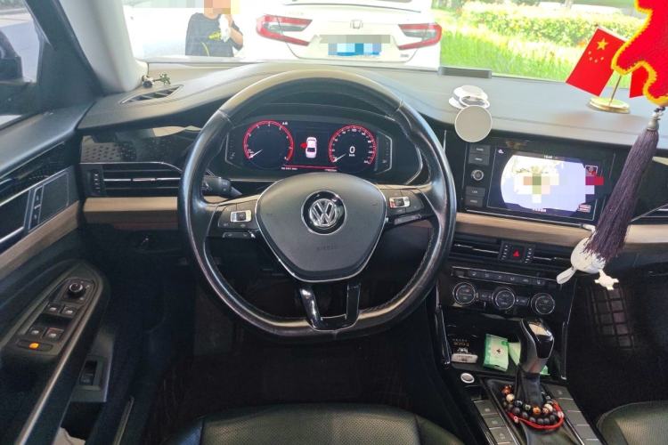 Used Volkswagen Passat 2019 330TSI Luxury Edition China VI Standard Steering Wheel