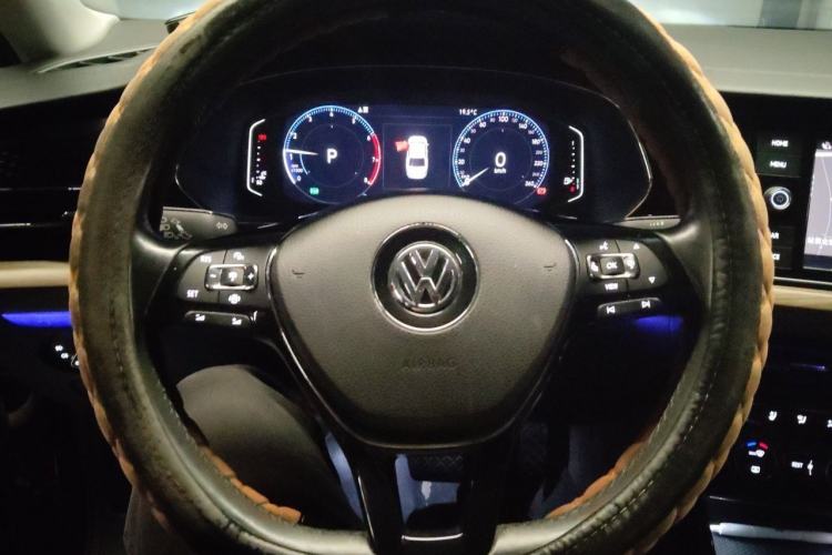 Used Volkswagen Passat 2019 380TSI Luxury Edition China VI Standard Steering Wheel