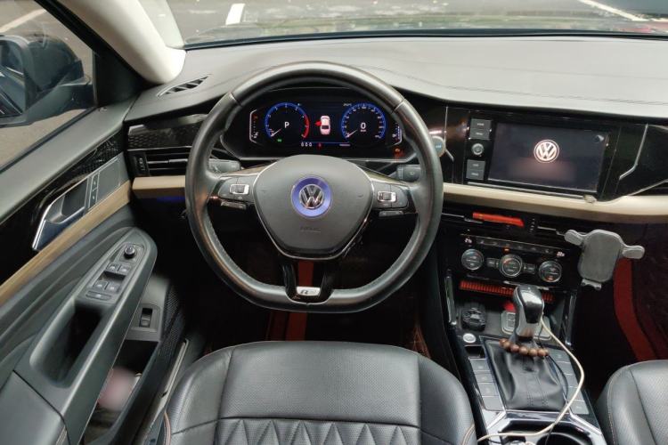 Used Volkswagen Passat 2019 330TSI Luxury Edition China V Standard Steering Wheel