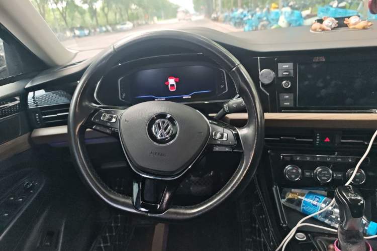 Used Volkswagen Passat 2019 330TSI Luxury Edition China VI Standard Steering Wheel