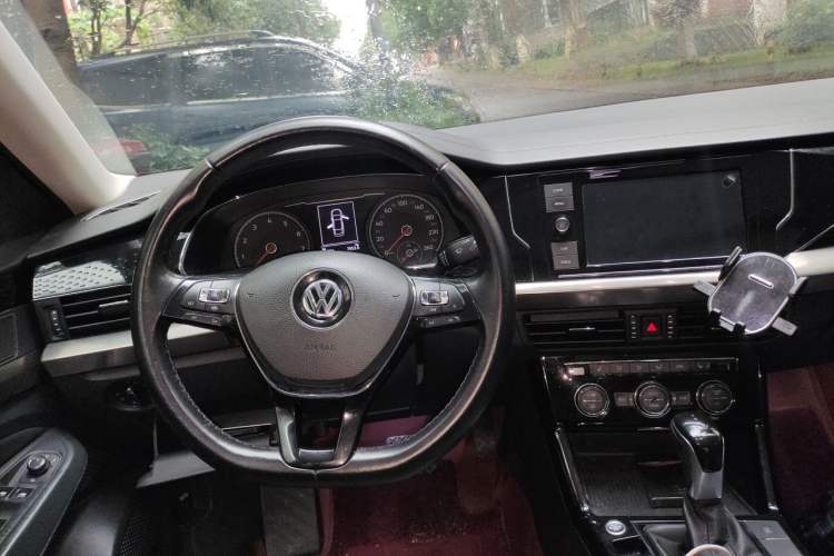 Used Volkswagen Passat 2019 330TSI Elite Edition China VI Steering Wheel