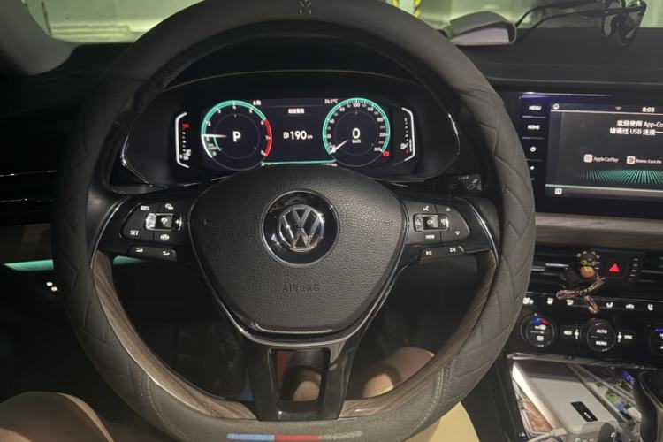 Used Volkswagen Passat 2019 330TSI Prestige Edition China V Standard Steering Wheel