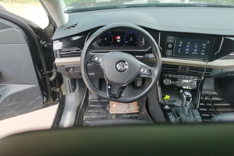 Used Volkswagen Passat 2019 330TSI Luxury Edition China VI Standard Steering Wheel