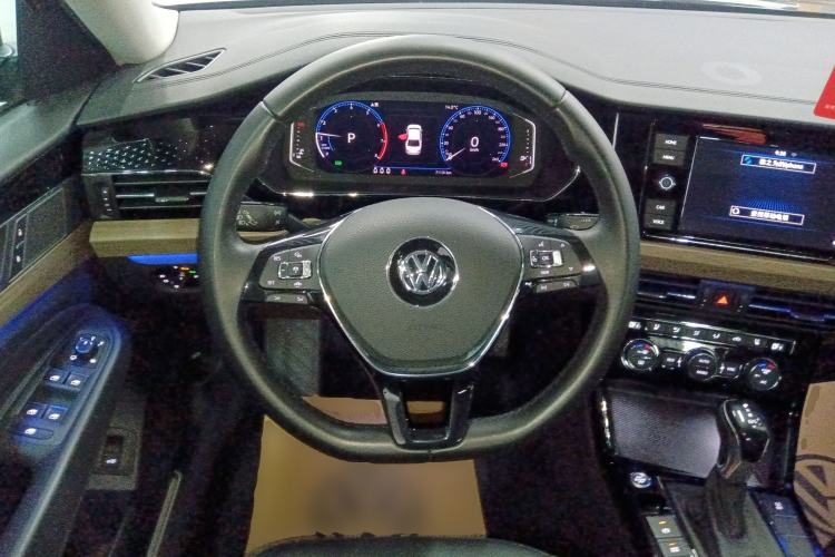 Used Volkswagen Passat 2019 380TSI Luxury Edition China VI Standard Steering Wheel