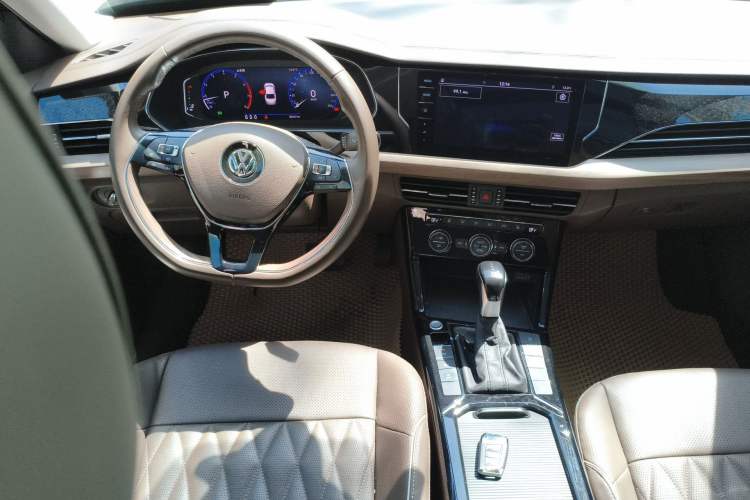 Used Volkswagen Passat 2019 330TSI Prestige Edition China V Standard Steering Wheel