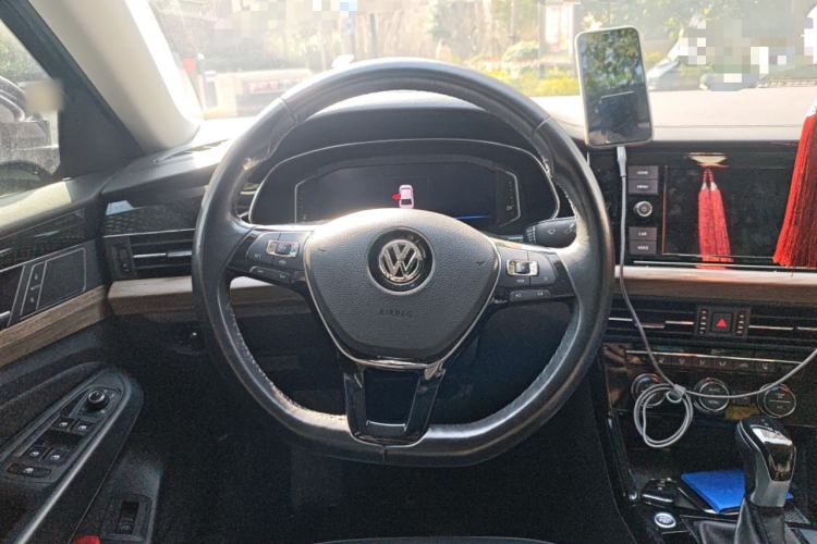 Used Volkswagen Passat 2019 330TSI Luxury Edition China VI Standard Steering Wheel