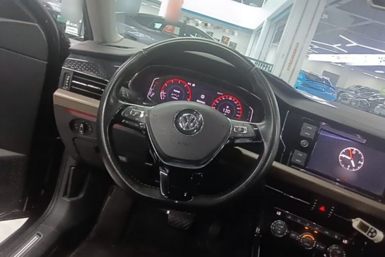 Used Volkswagen Passat 2019 330TSI Luxury Edition China V Standard Steering Wheel