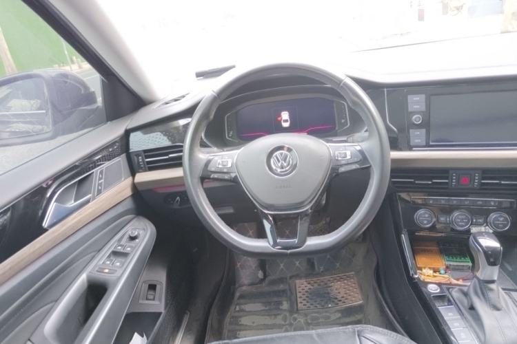 Used Volkswagen Passat 2019 380TSI Luxury Edition China VI Standard Steering Wheel