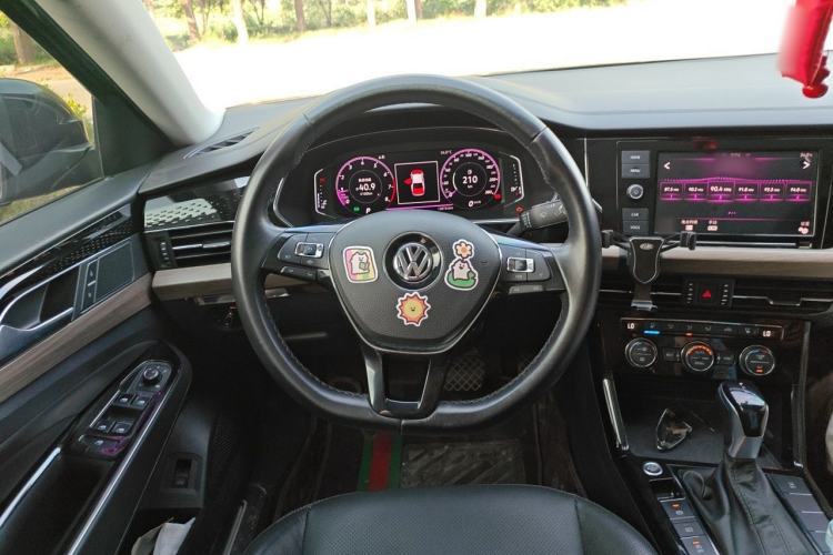 Used Volkswagen Passat 2019 330TSI Luxury Edition China VI Standard Steering Wheel
